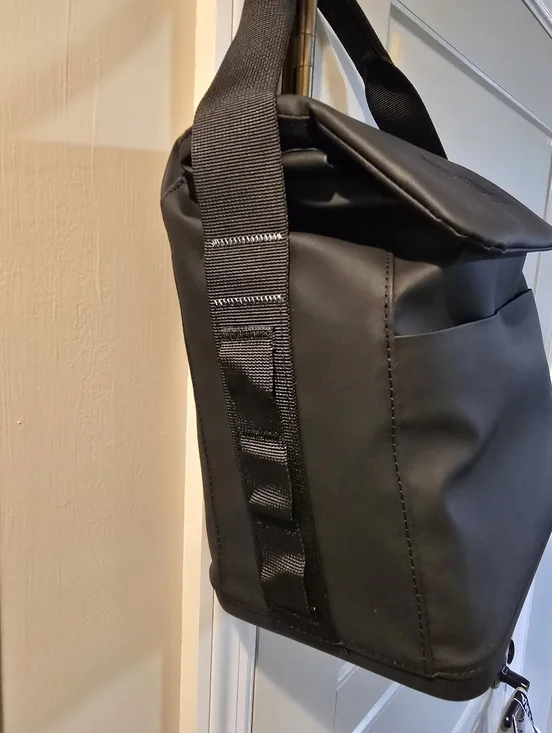 Yeti Black Insulated Daytrip 6L Lunch Bag - Picture 2 of 9